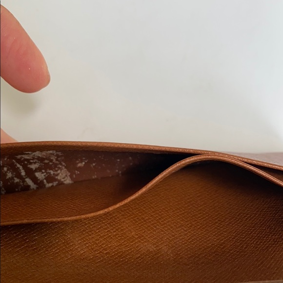 Louis Vuitton Bi-Fold Wallet - Picture 9 of 14
